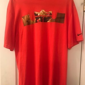 Nike shirt Lebron james